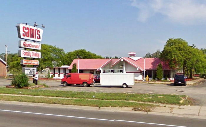 Howard Johnsons Restaurant - Oak Park - 13400 W 8 Mile Rd (newer photo)